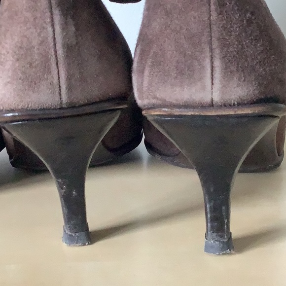 Gucci brown suede boots. - Picture 6 of 8